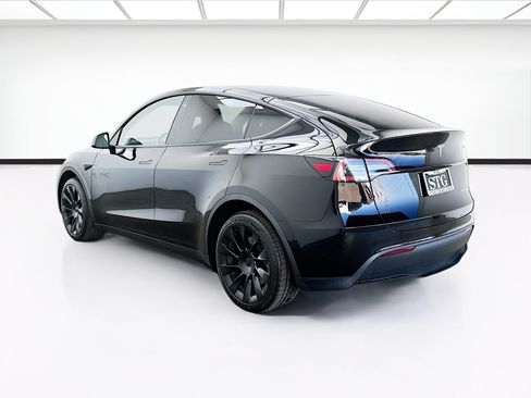 Used 2023 Tesla Model Y Long Range AWD/4WD image 6
