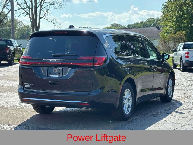 New 2027 Chrysler Pacifica Select FWD image 37