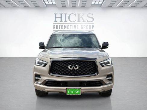 Used 2024 INFINITI QX80 Sensory AWD/4WD image 2