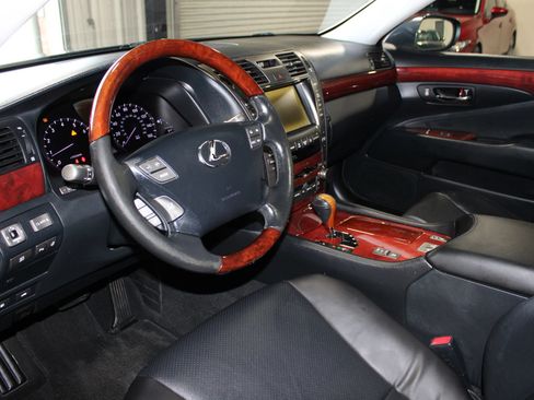 Used 2007 Lexus LS 460 RWD image 25