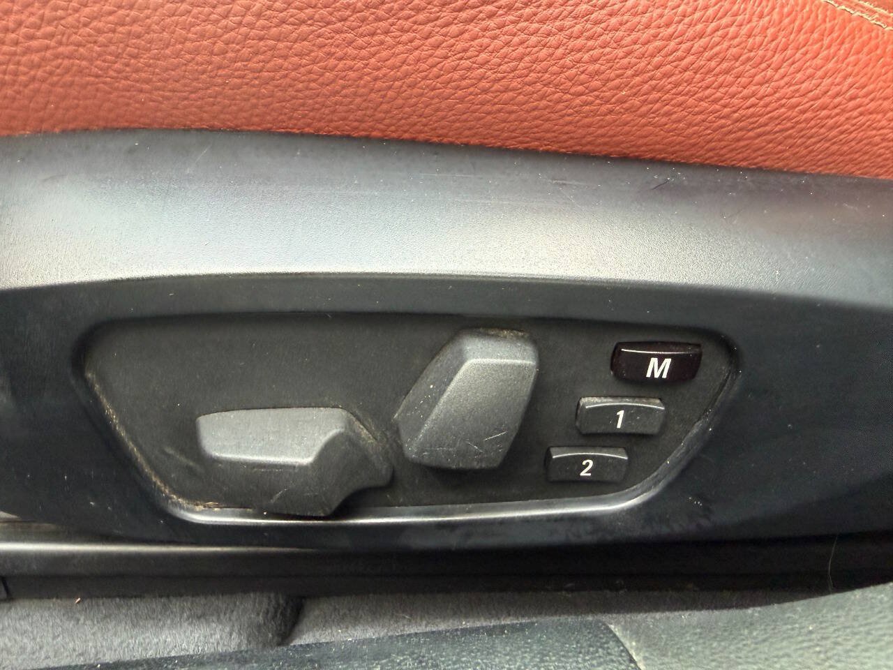 Used 2011 BMW 335i xDrive Sedan AWD/4WD image 16
