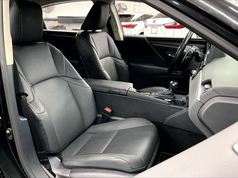 Used 2025 Lexus ES 300h w/ Premium Package image 9