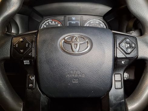 Used 2018 Toyota Tacoma SR RWD image 8