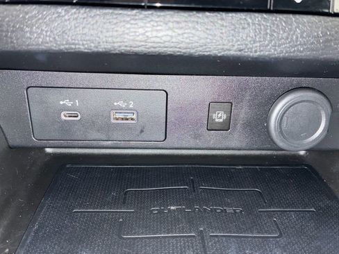 Used 2022 Mitsubishi Outlander SE image 22