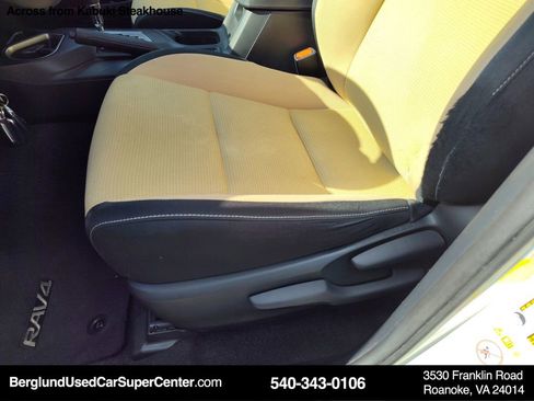 Used 2017 Toyota RAV4 XLE image 16