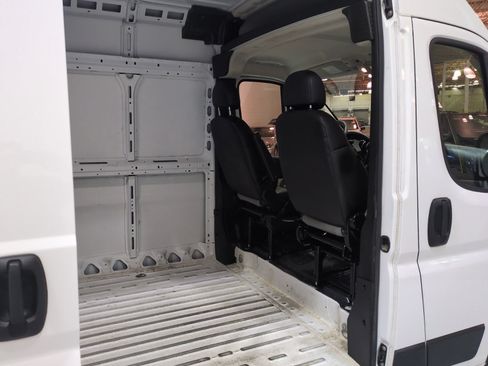 Used 2025 RAM ProMaster 2500 w/ Convenience Group FWD image 12