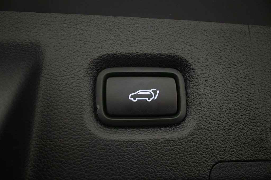 Used 2023 Hyundai Santa Fe SEL w/ Winter Weather Package FWD image 15