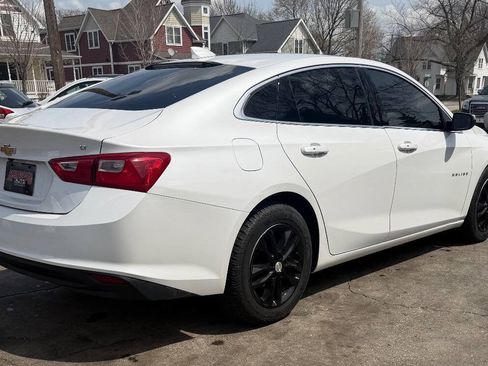 Used 2018 Chevrolet Malibu LT FWD image 11