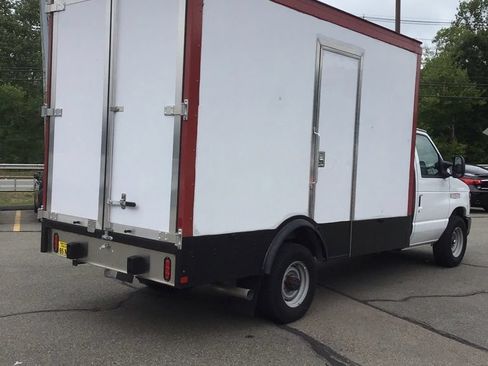 Used 2024 Ford E-350 and Econoline 350 Super Duty w/ Power Windows & Locks Group RWD image 7