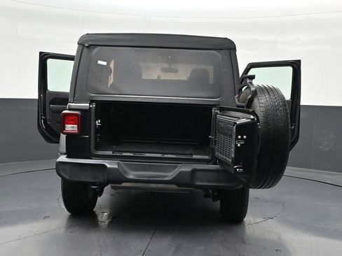 Used 2022 Jeep Wrangler Sport AWD/4WD image 35