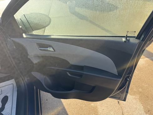 Used 2016 Chevrolet Sonic LT image 15