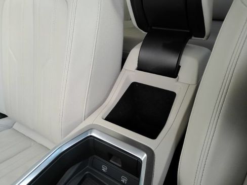 Used 2021 Audi e-tron Premium AWD/4WD image 51