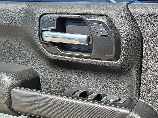 Used 2022 Chevrolet Silverado 1500 Custom w/ Safety Confidence Package RWD image 11