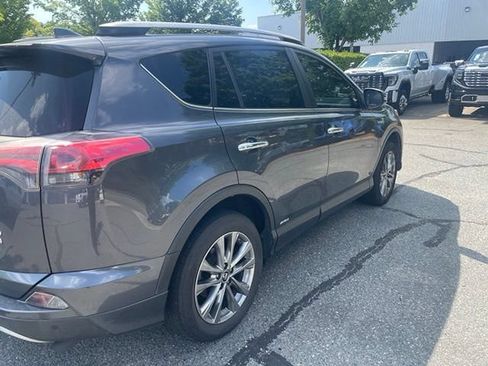 Used 2017 Toyota RAV4 Limited AWD/4WD image 3