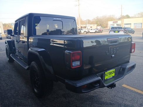 Used 2022 Jeep Gladiator Sport image 5