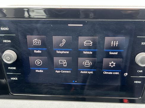 Used 2025 Volkswagen Jetta SE image 11