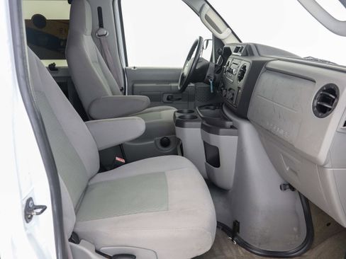 Used 2013 Ford E-350 and Econoline 350 XLT image 19