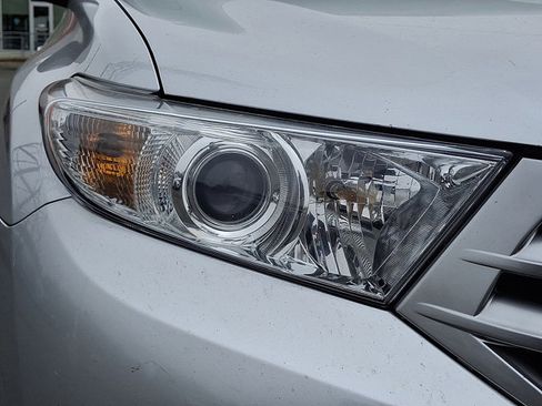 Used 2013 Toyota Highlander Limited image 29