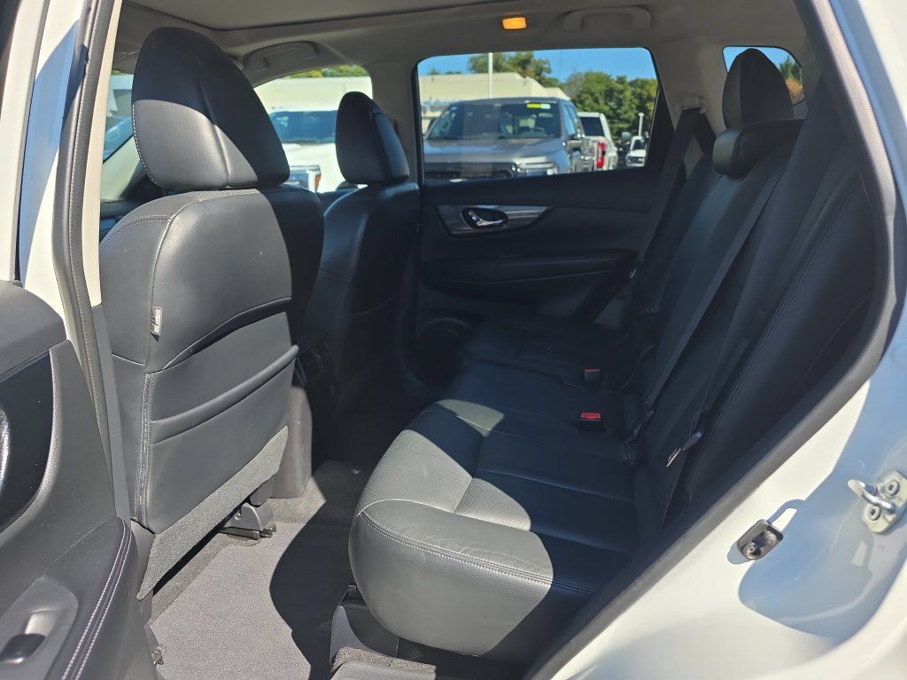 Used 2014 Nissan Rogue SL w/ SL Premium Package AWD/4WD image 16