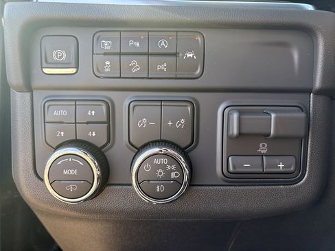 New 2026 Chevrolet Tahoe High Country AWD/4WD image 21