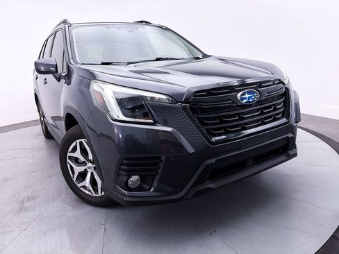 Used 2022 Subaru Forester Premium AWD/4WD image 3