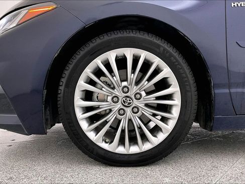 Used 2021 Toyota Avalon Limited w/ Advanced Safety Package image 12