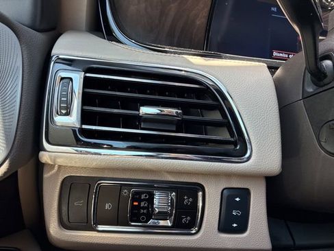 Used 2024 Lincoln Navigator L Reserve AWD/4WD image 25