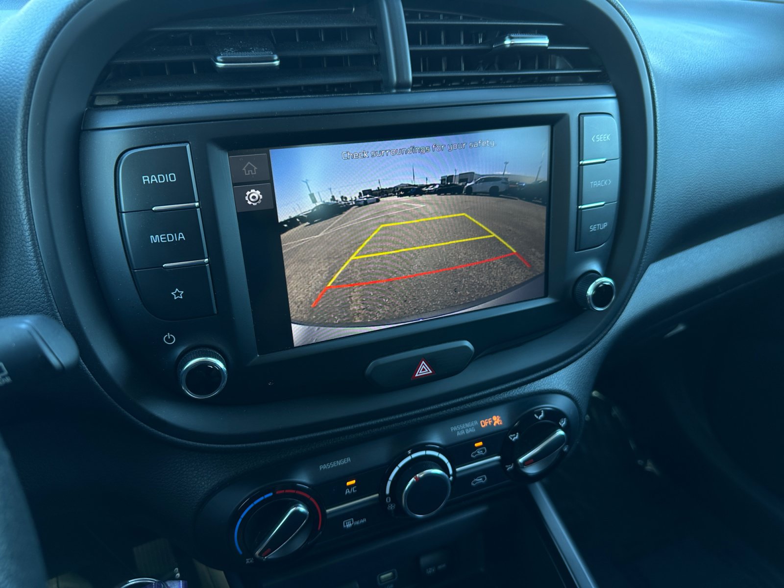 Used 2024 Kia Soul LX w/ LX Technology Package FWD image 16