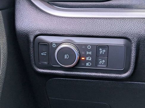Used 2021 Ford Explorer XLT w/ Equipment Group 202A RWD image 28