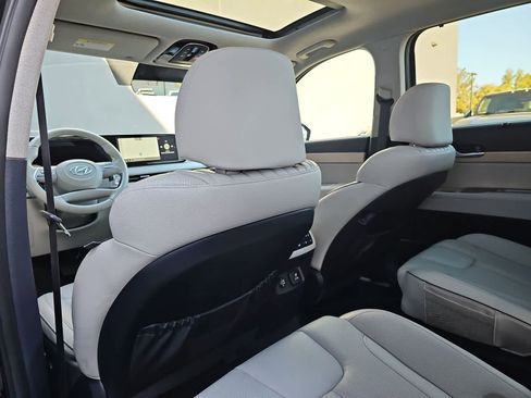 Used 2024 Hyundai Palisade Limited image 16