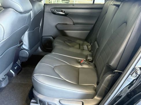 New 2026 Toyota Highlander XLE image 28