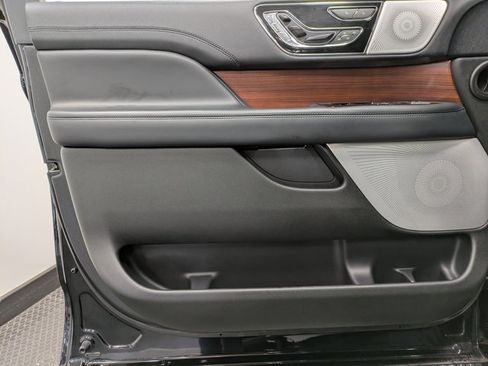 Used 2022 Lincoln Navigator Reserve image 8