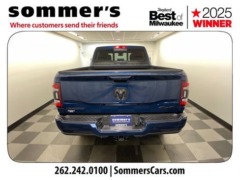 Used 2024 RAM 2500 Big Horn w/ Night Edition AWD/4WD image 4