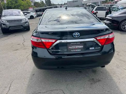 Used 2017 Toyota Camry XLE w/ Moonroof Package FWD image 8