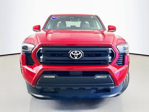 Used 2025 Toyota Tacoma SR5 AWD/4WD image 3
