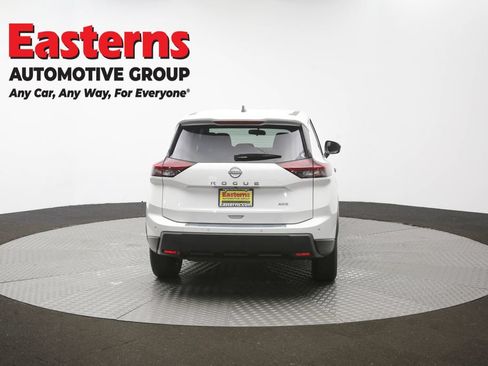 Used 2024 Nissan Rogue S AWD/4WD image 38