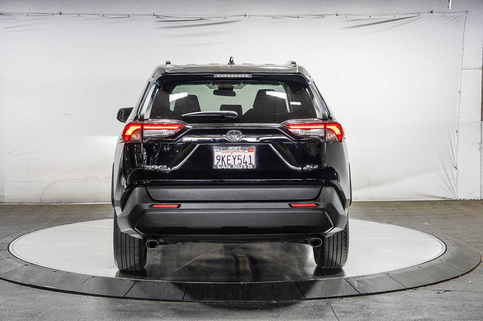 Certified 2023 Toyota RAV4 XLE w/ Convenience Package FWD image 3