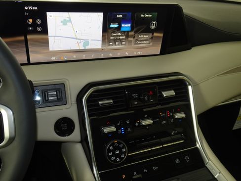 New 2025 Nissan Armada Platinum Reserve w/ Convenience Package image 9