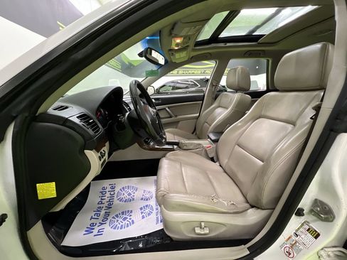 Used 2009 Subaru Outback 2.5i Limited AWD/4WD image 16