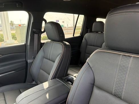 Used 2026 Chevrolet Traverse High Country FWD image 29