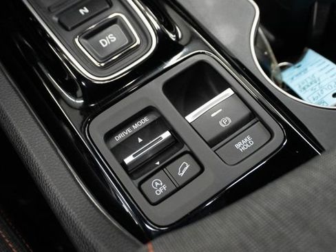 Certified 2025 Honda Pilot Sport image 26