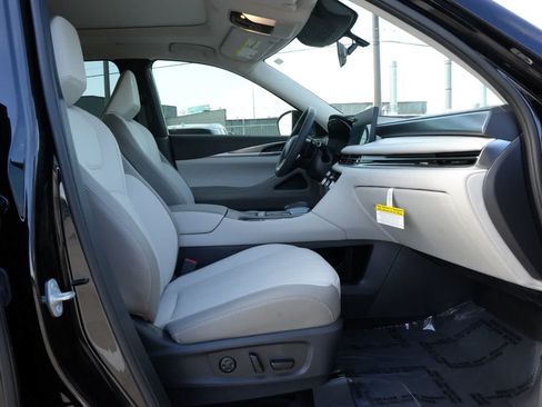 Certified 2026 INFINITI QX60 Pure w/ Cargo Package FWD image 22