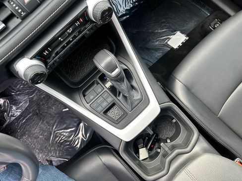 Certified 2022 Toyota RAV4 XLE Premium image 40