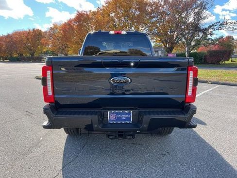 Used 2025 Ford F350 Lariat w/ Black Appearance Package image 8