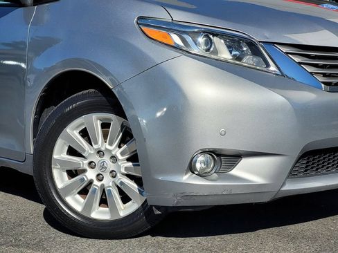 Used 2015 Toyota Sienna Limited Premium AWD/4WD image 3