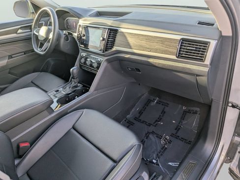 Certified 2023 Volkswagen Atlas SE w/ Panoramic Sunroof Package FWD image 11