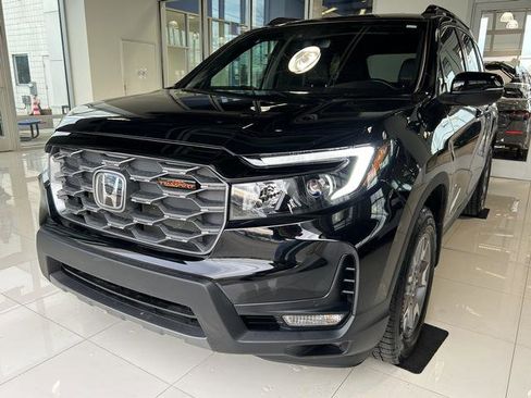 Used 2022 Honda Passport TrailSport image 2