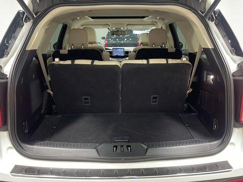 Used 2020 Ford Explorer Limited w/ Class III Trailer Tow Package AWD/4WD image 19