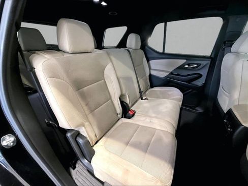Used 2023 Chevrolet Traverse LS FWD image 29