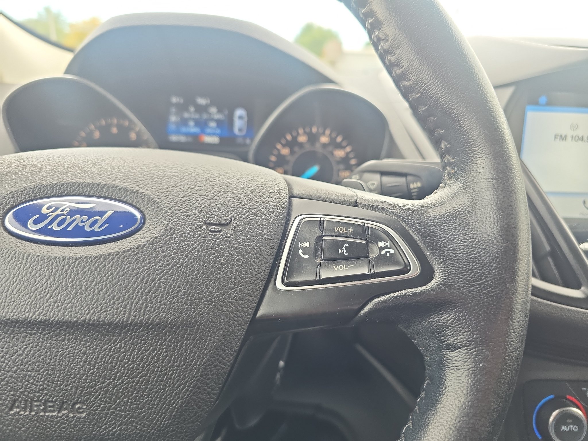 Used 2017 Ford Escape Titanium FWD image 23